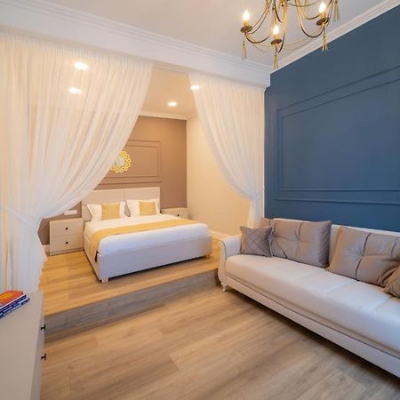Bluesky Ultra-Central Premium Apartment 오라데아 외부 사진