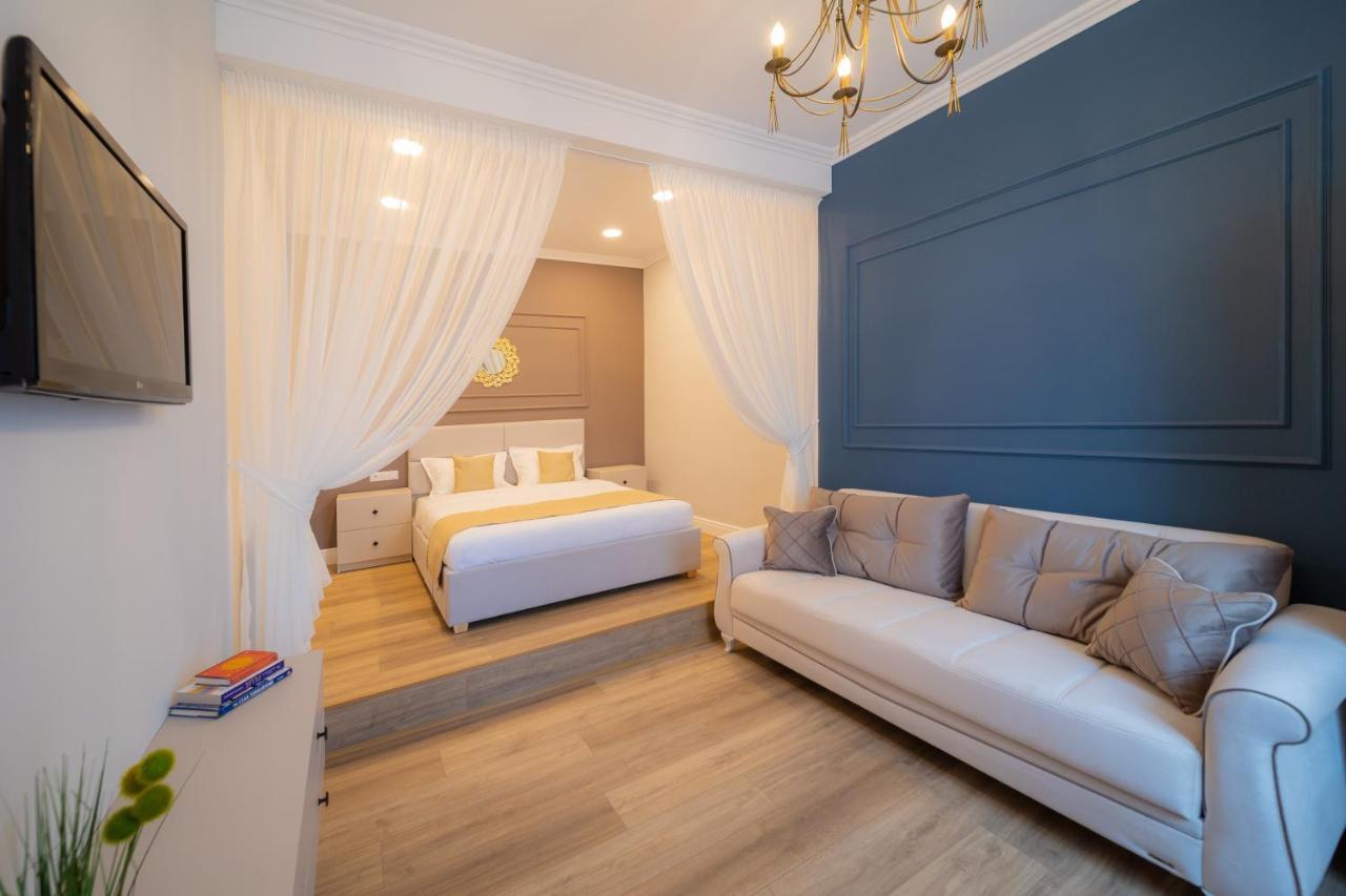 Bluesky Ultra-Central Premium Apartment 오라데아 외부 사진