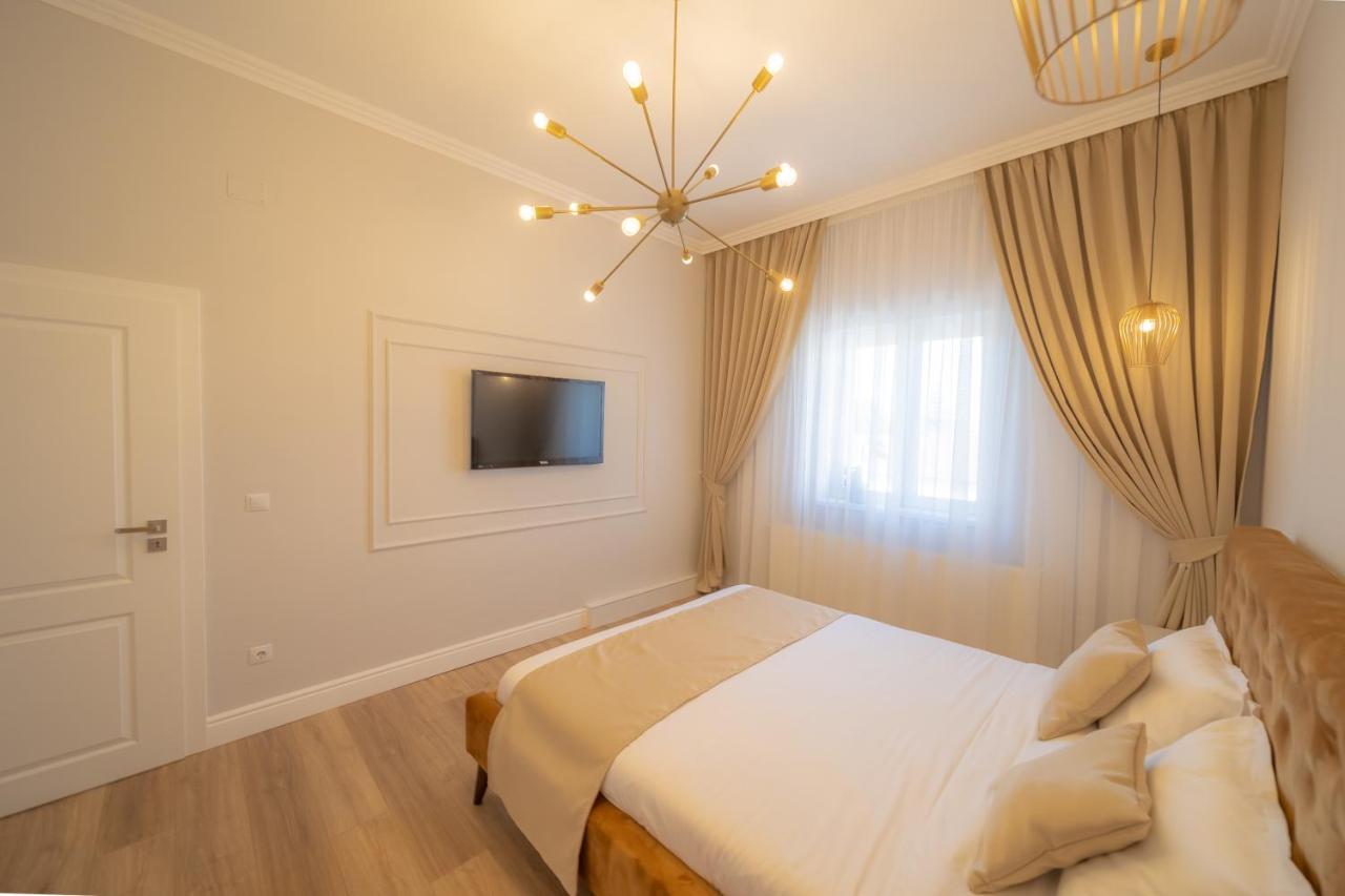Bluesky Ultra-Central Premium Apartment 오라데아 외부 사진